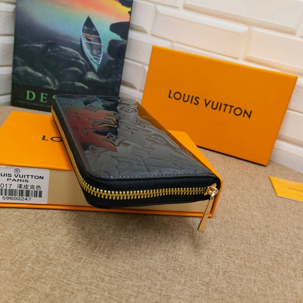 LVコピーウォレット背面デザイン